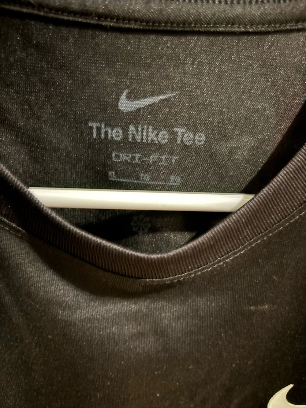 Nike - The Nike Tee Dri-FIT - Black- Youth XL MSRP 25$